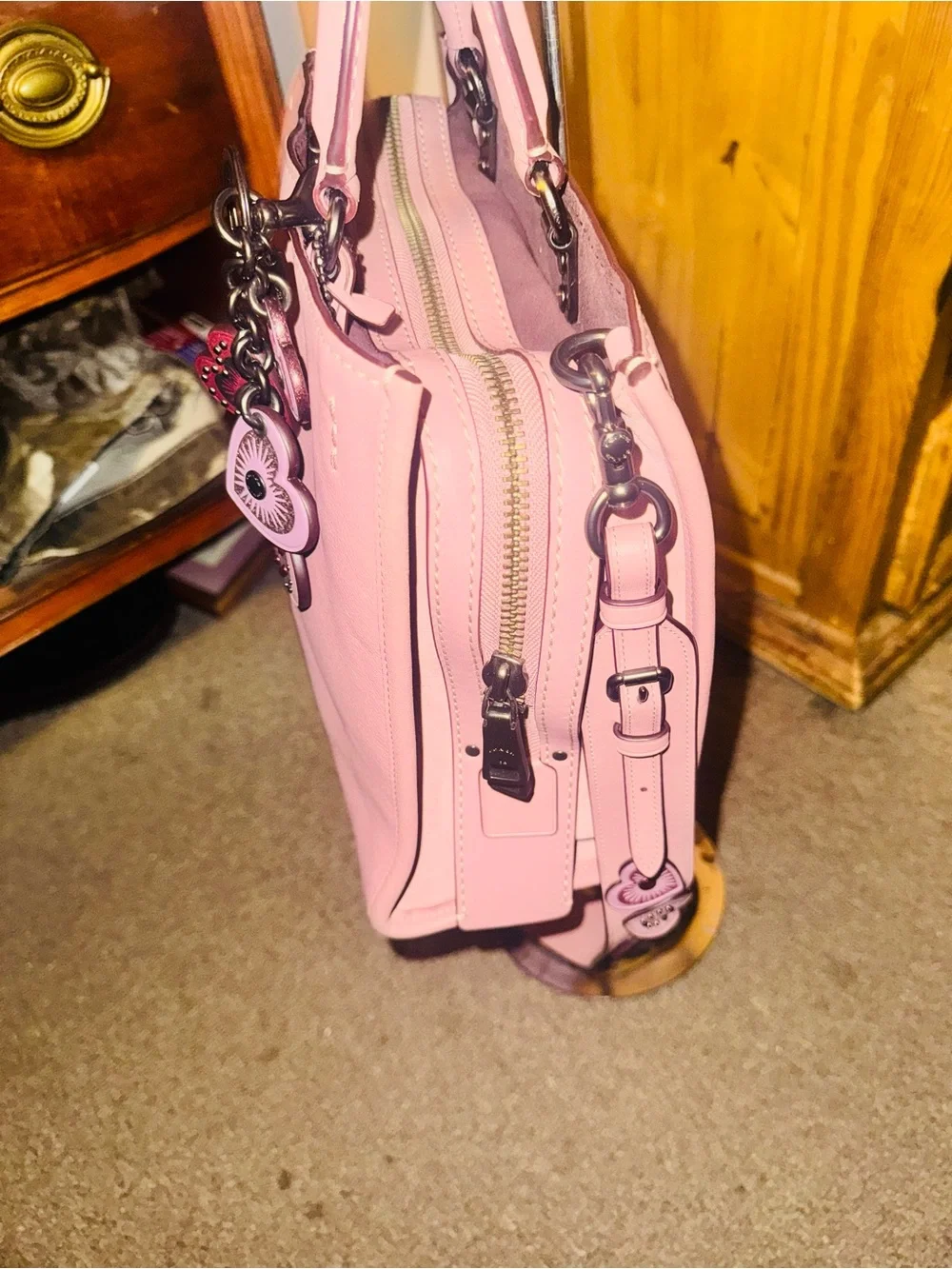 Coach rouge bag,Pink Dusty Rose heart Strap and heart FOB vintage. Rare!